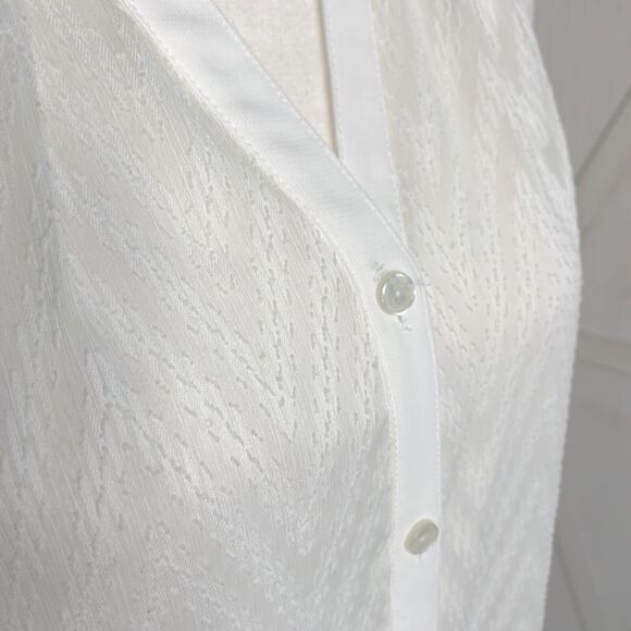 Coldwater Creek Blouse V-Neck Long Sleeve Button Down Sheer Cream Size Medium - Picture 7 of 7